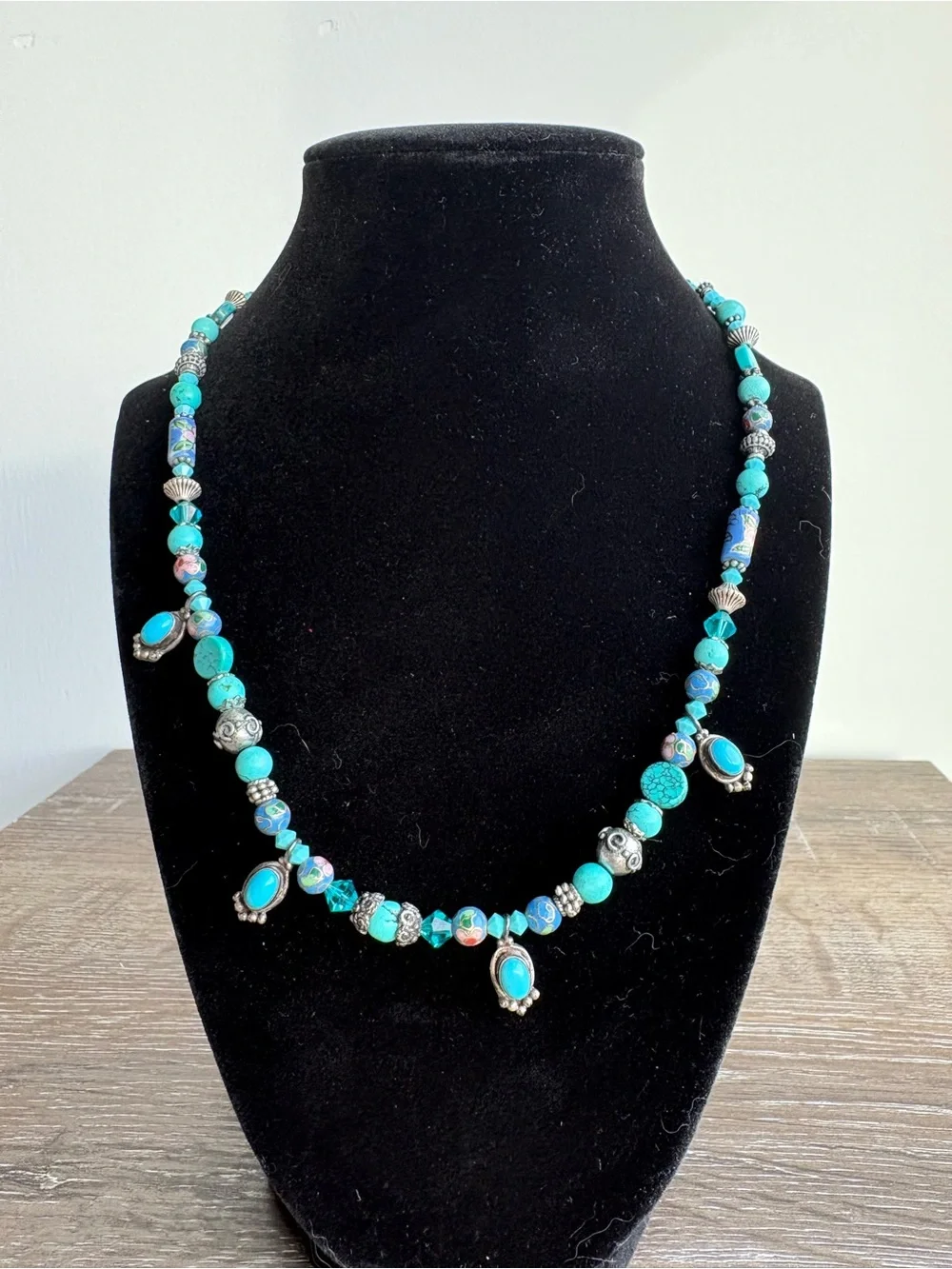 Turquoise Beads and Painted Beads Pendant Necklace